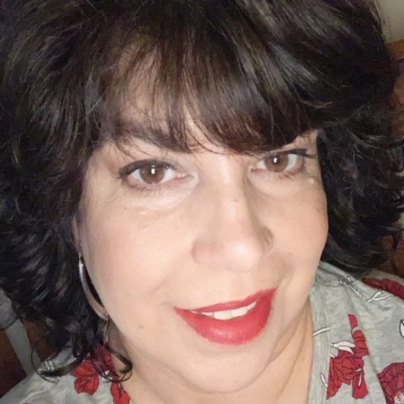 Meet your Posher, Lisa - Picture 1 of 1